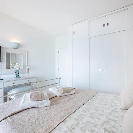 Coolhouses Algarve, Luz, 1 Bed Flat, Floor, A Stone's Throw To The Beach, Casa Isabell Appartamento
