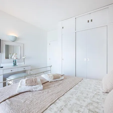 Apartment Coolhouses Algarve, Luz, 1 Bed Flat, Floor, A Stone's Throw To The Beach, Casa Isabell Praia Da Luz