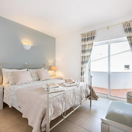 Coolhouses Algarve, Luz, 1 Bed Flat, Floor, A Stone's Throw To The Beach, Casa Isabell * Luz