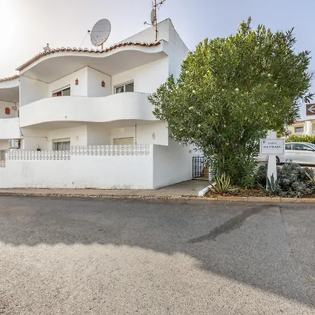 Coolhouses Algarve, Luz, 1 Bed Flat, Floor, A Stone's Throw To The Beach, Casa Isabell *
