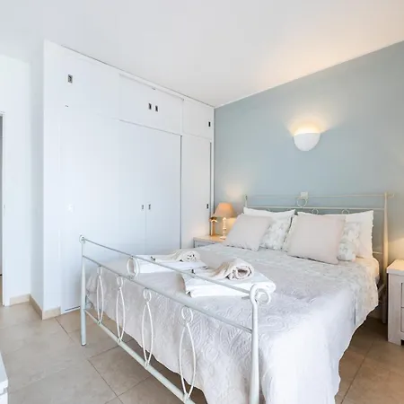 Coolhouses Algarve, Luz, 1 Bed Flat, Floor, A Stone's Throw To The Beach, Casa Isabell * Luz