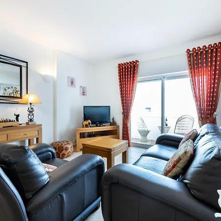 Coolhouses Algarve, Luz, 1 Bed Flat, Floor, A Stone's Throw To The Beach, Casa Isabell